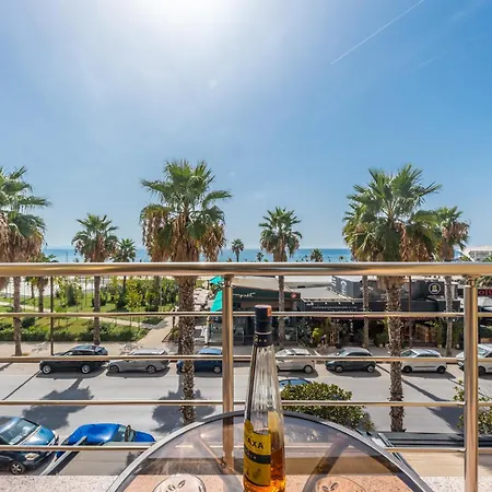 Lägenhet Amazing Beachfront Oasis